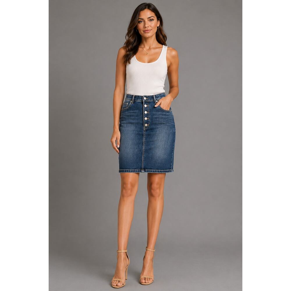Banana Republic Dark Blue Denim Pencil Skirt!
Beautiful, like new!